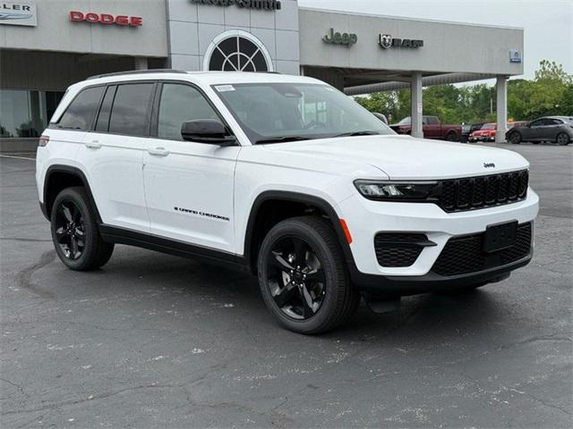 2025 Jeep Grand Cherokee GRAND CHEROKEE ALTITUDE 4X4