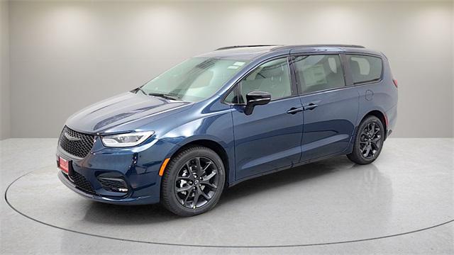 2025 Chrysler Pacifica PACIFICA LIMITED