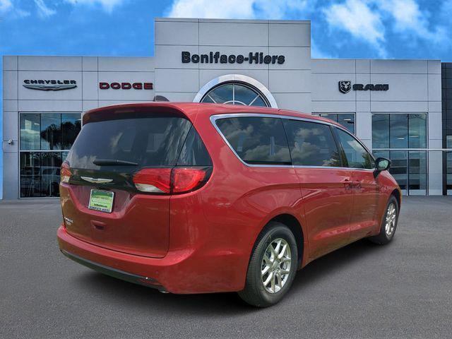 2025 Chrysler Voyager VOYAGER LX