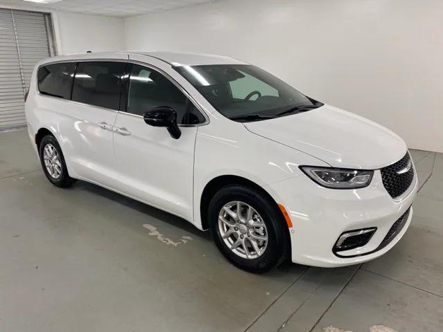 2025 Chrysler Pacifica PACIFICA SELECT