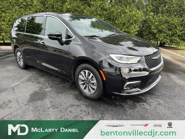 2025 Chrysler Pacifica Hybrid PACIFICA PLUG-IN HYBRID SELECT