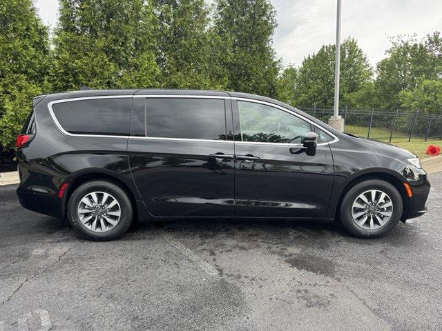 2025 Chrysler Pacifica Hybrid PACIFICA PLUG-IN HYBRID SELECT