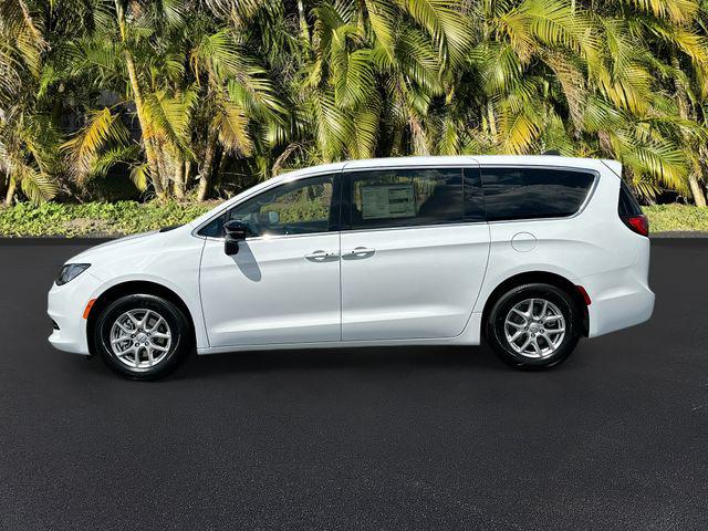 2025 Chrysler Voyager VOYAGER