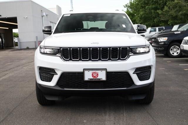 2025 Jeep Grand Cherokee GRAND CHEROKEE LAREDO X 4X4