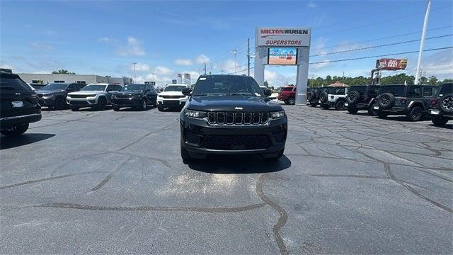 2025 Jeep Grand Cherokee GRAND CHEROKEE LAREDO X 4X2