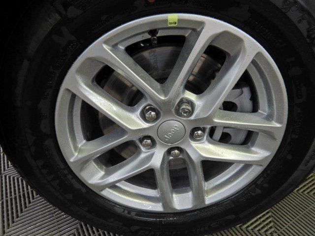 2025 Jeep Grand Cherokee GRAND CHEROKEE L LAREDO X 4X4