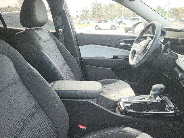 2024 Chevrolet Trax FWD LT