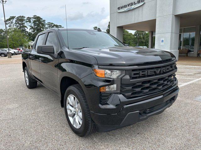 2022 Chevrolet Silverado 1500 4WD Crew Cab Short Bed Custom