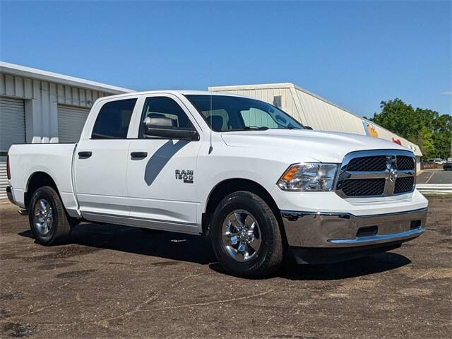 2022 RAM 1500 Classic SLT Crew Cab 4x2 57 Box