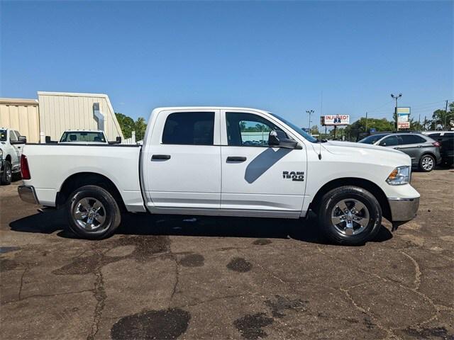 2022 RAM 1500 Classic SLT Crew Cab 4x2 57 Box