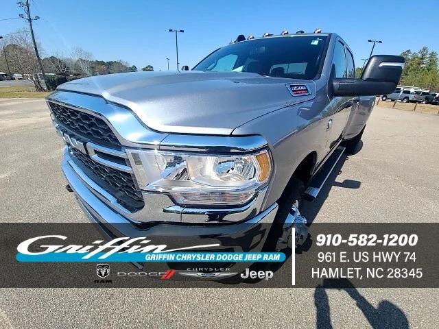 2024 RAM 3500 Tradesman Crew Cab 4x4 8 Box