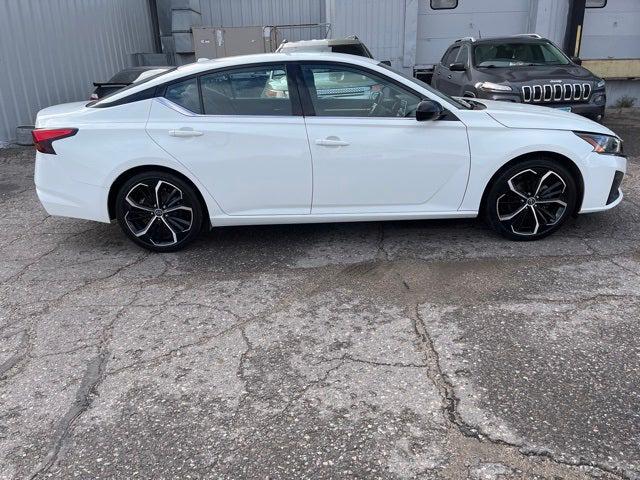 2023 Nissan Altima SR FWD 2023 Nissan Altima SR FWD