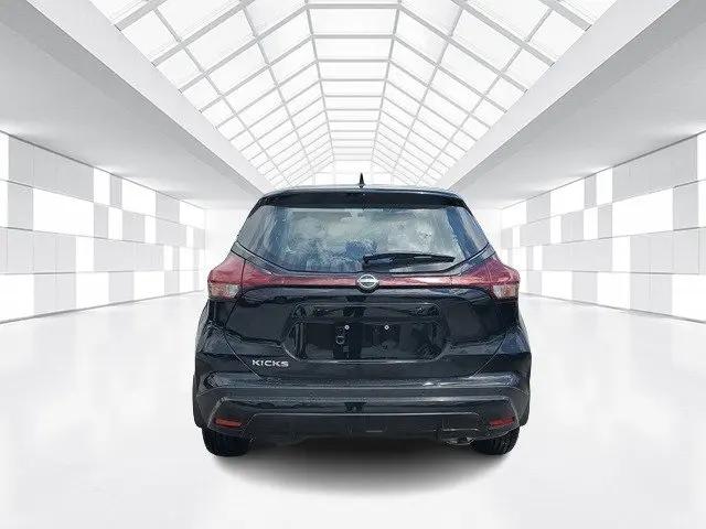 2025 Nissan Kicks S