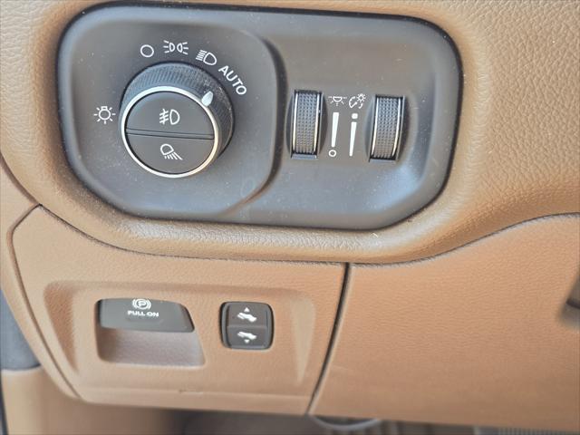 2020 RAM 1500 Laramie Crew Cab 4x4 57 Box