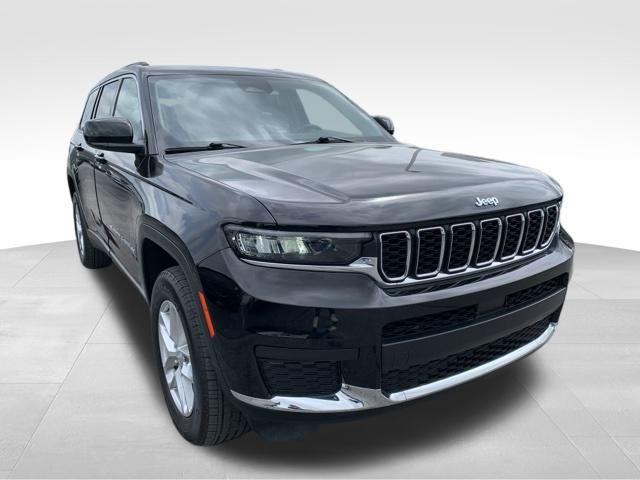2022 Jeep Grand Cherokee L Laredo 4x4