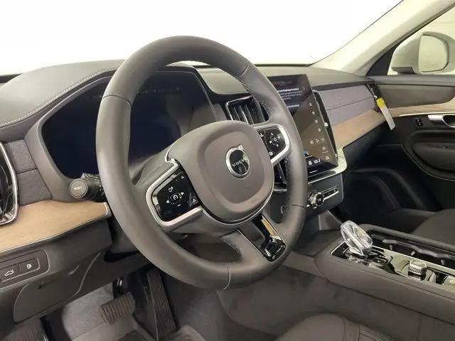 2025 Volvo XC90 Plug-In Hybrid T8 Plus 6-Seater