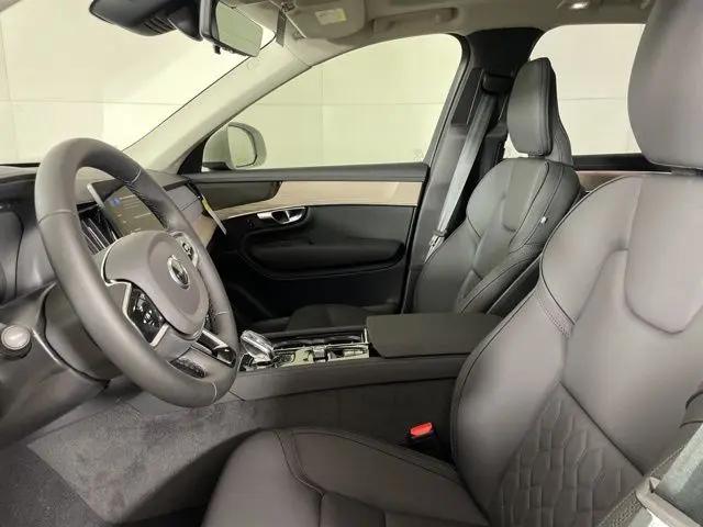 2025 Volvo XC90 Plug-In Hybrid T8 Plus 6-Seater