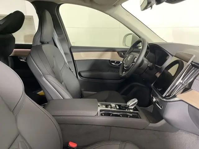 2025 Volvo XC90 Plug-In Hybrid T8 Plus 6-Seater
