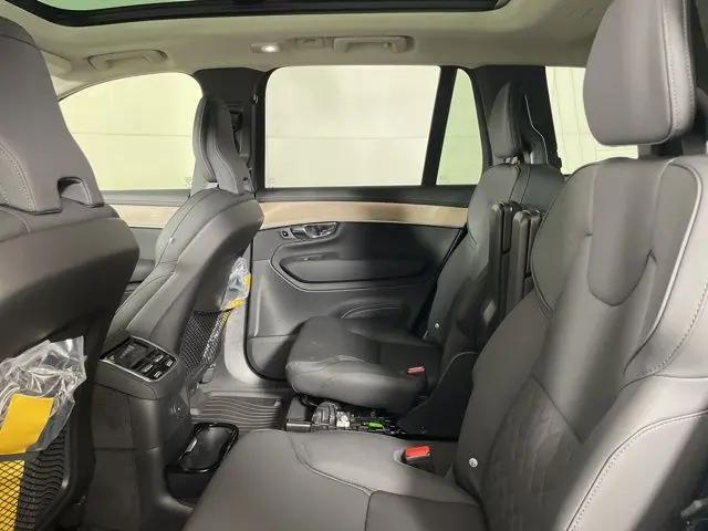 2025 Volvo XC90 Plug-In Hybrid T8 Plus 6-Seater