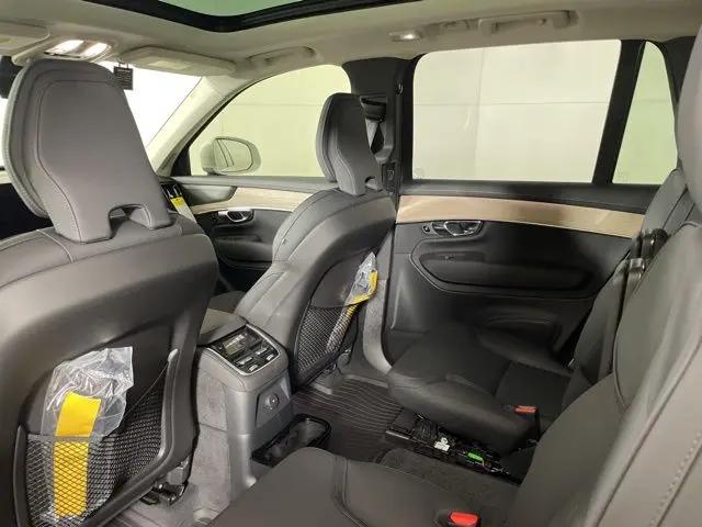 2025 Volvo XC90 Plug-In Hybrid T8 Plus 6-Seater