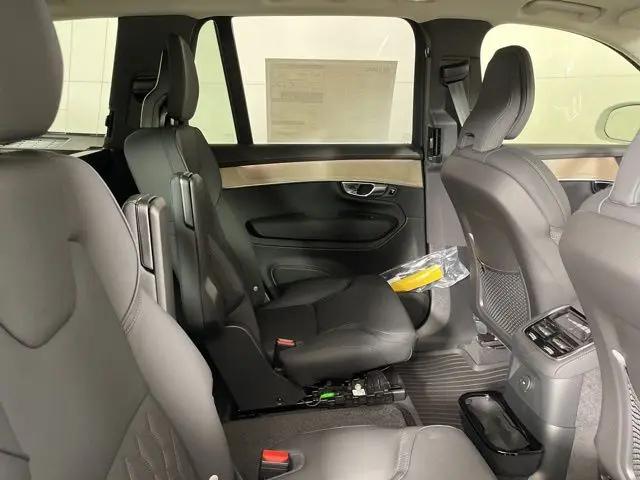 2025 Volvo XC90 Plug-In Hybrid T8 Plus 6-Seater