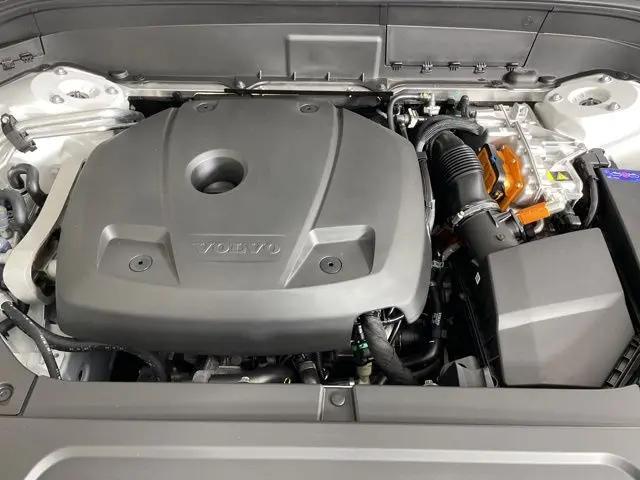 2025 Volvo XC90 Plug-In Hybrid T8 Plus 6-Seater