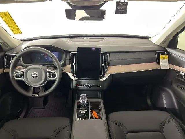 2025 Volvo XC90 B6 Plus 7-Seater