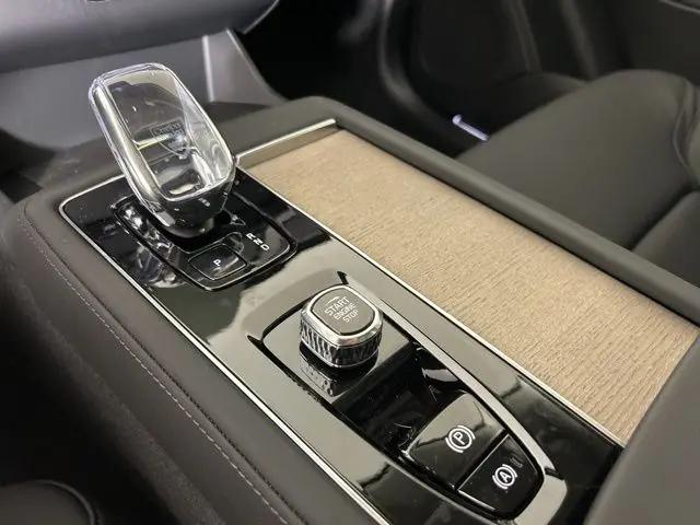 2025 Volvo XC90 B6 Plus 7-Seater