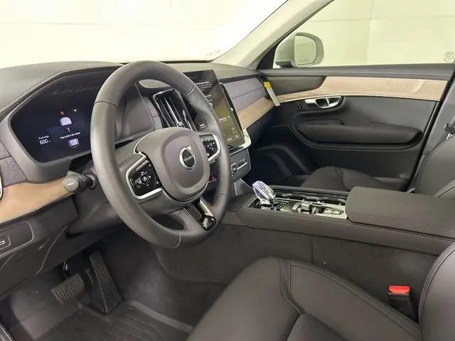 2025 Volvo XC90 B6 Plus 7-Seater