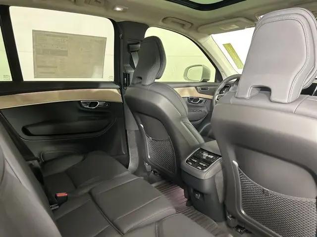 2025 Volvo XC90 B6 Plus 7-Seater