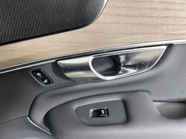 2025 Volvo XC90 B6 Plus 7-Seater