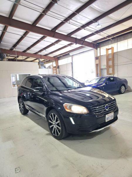 2015 Volvo XC60 T6 Platinum