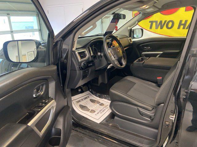 2018 Nissan Titan Unknown