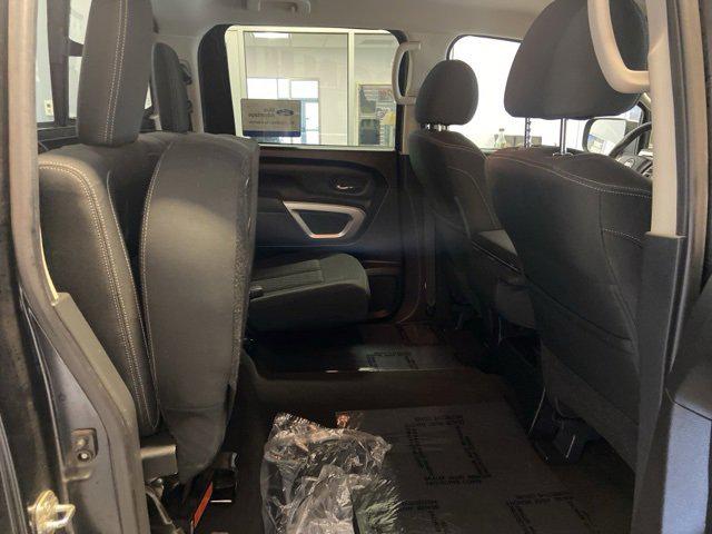 2018 Nissan Titan Unknown