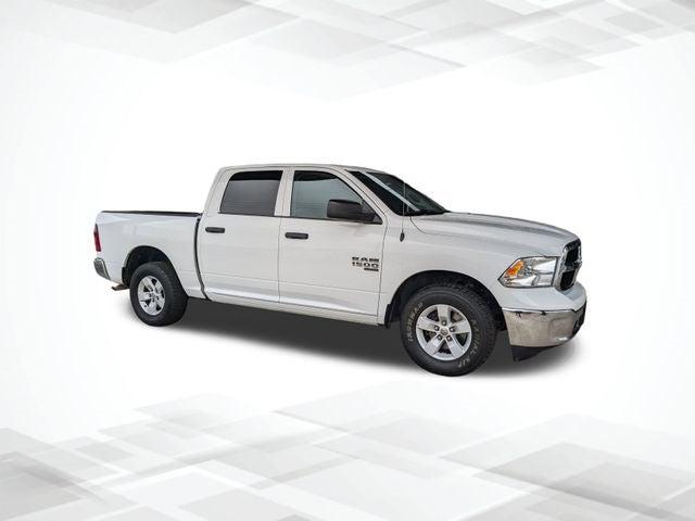 2022 RAM 1500 Classic SLT Crew Cab 4x2 57 Box