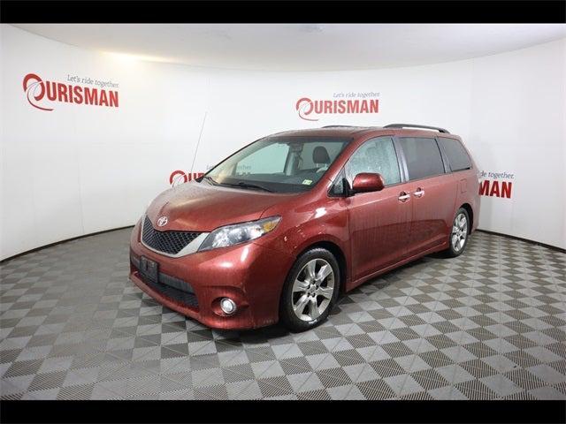 2013 Toyota Sienna SE 8 Passenger