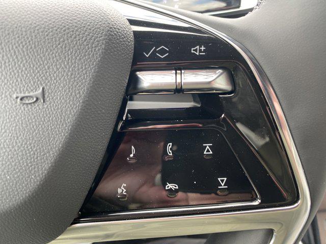 2025 Cadillac Escalade Luxury 1