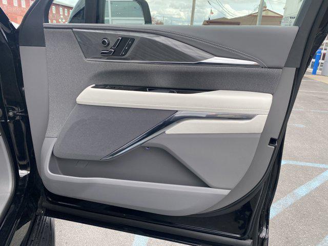 2025 Cadillac Escalade Luxury 1