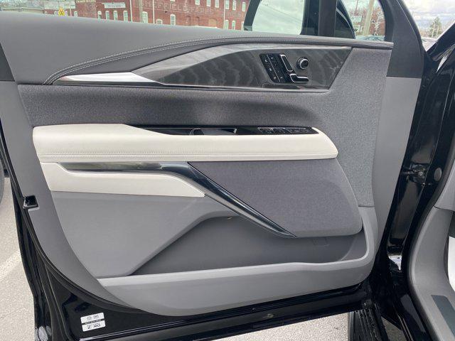 2025 Cadillac Escalade Luxury 1