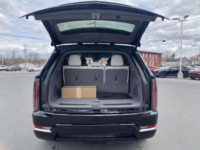 2025 Cadillac Escalade Luxury 1