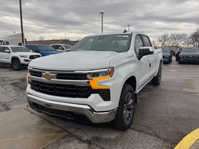 2025 Chevrolet Silverado 1500 4WD Crew Cab Short Bed LT with 2FL