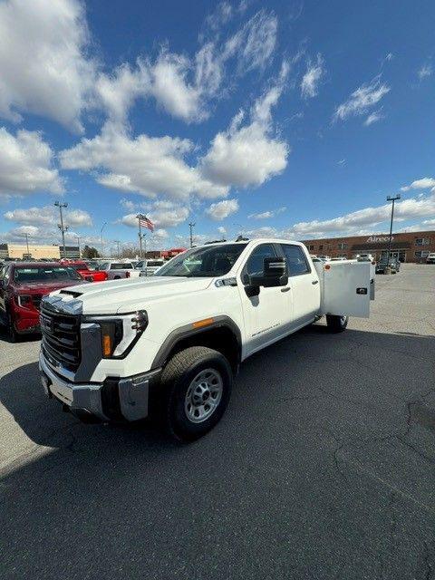 2024 GMC Sierra 3500HD 4WD Crew Cab Long Bed Pro