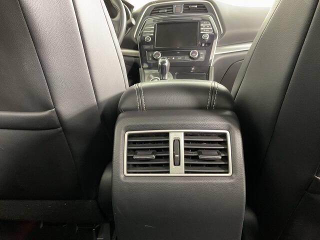 2023 Nissan Maxima SV Xtronic CVT