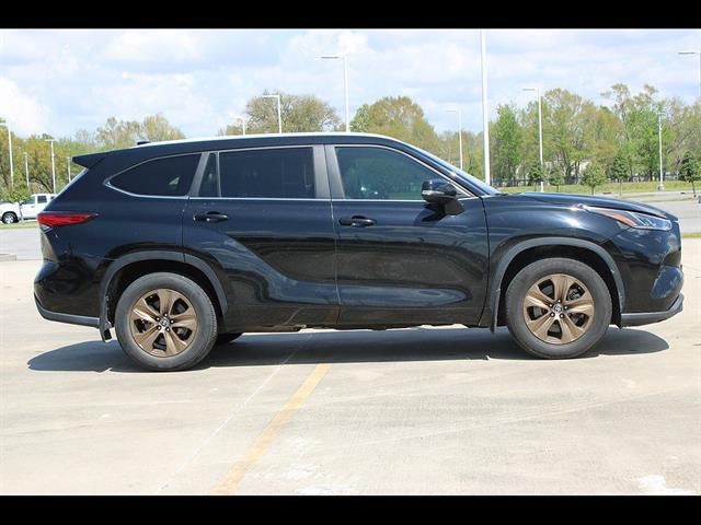 2023 Toyota Highlander Hybrid XLE Bronze