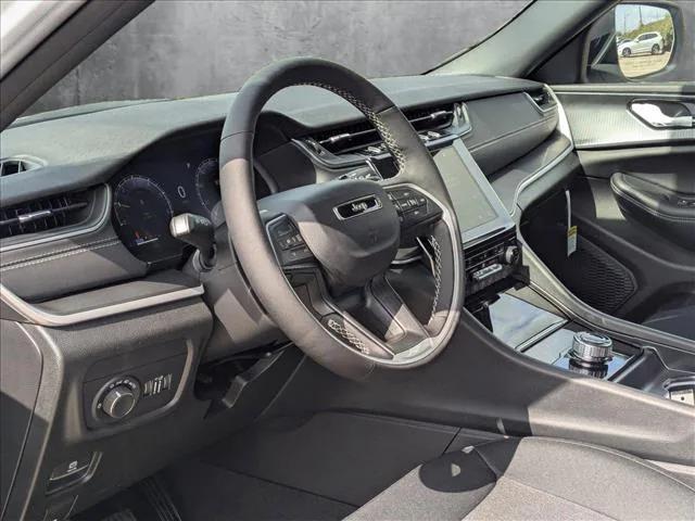 2025 Jeep Grand Cherokee GRAND CHEROKEE L LAREDO 4X2