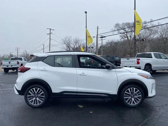 2024 Nissan Kicks SR Xtronic CVT