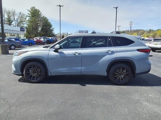 2022 Toyota Highlander Hybrid XLE Bronze Edition