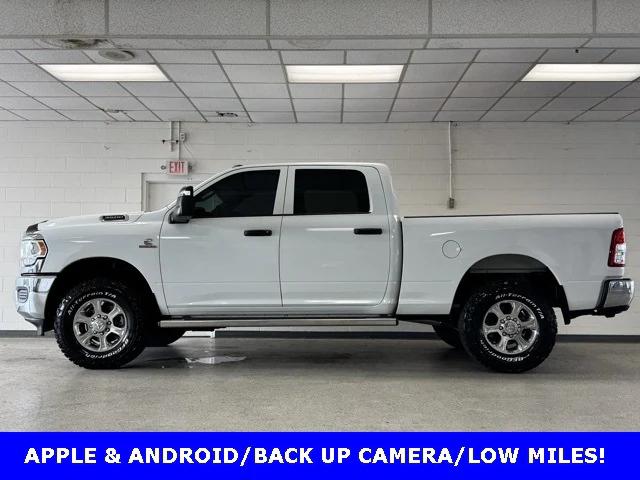 2024 RAM 3500 Tradesman Crew Cab 4x4 64 Box