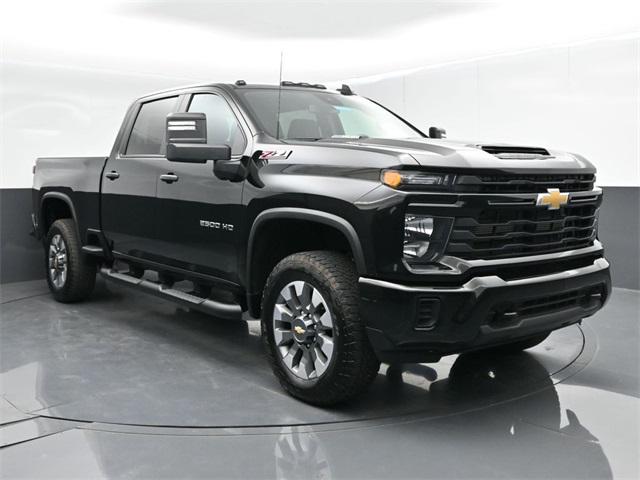 2024 Chevrolet Silverado 2500HD 4WD Crew Cab Standard Bed Custom