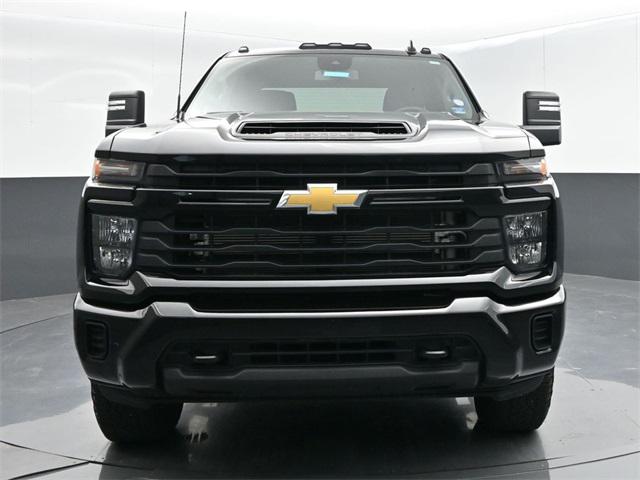 2024 Chevrolet Silverado 2500HD 4WD Crew Cab Standard Bed Custom